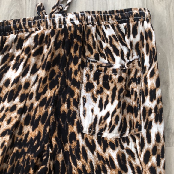 Olivaceous Leopard Joggers - Picture 4 of 4